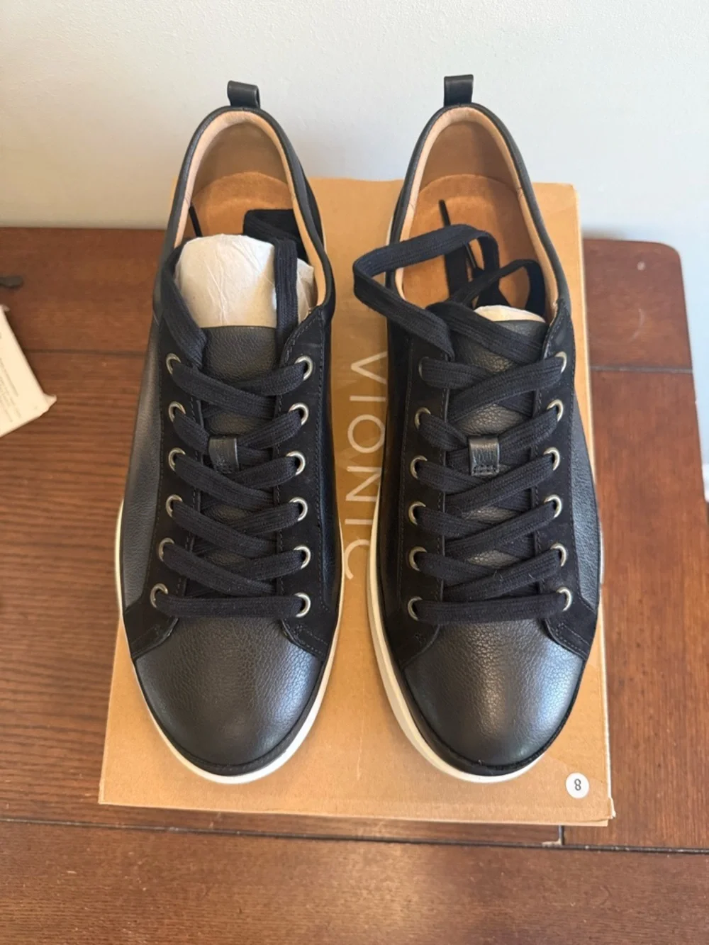 Vionic Winnie black leather sneakers‎ 10